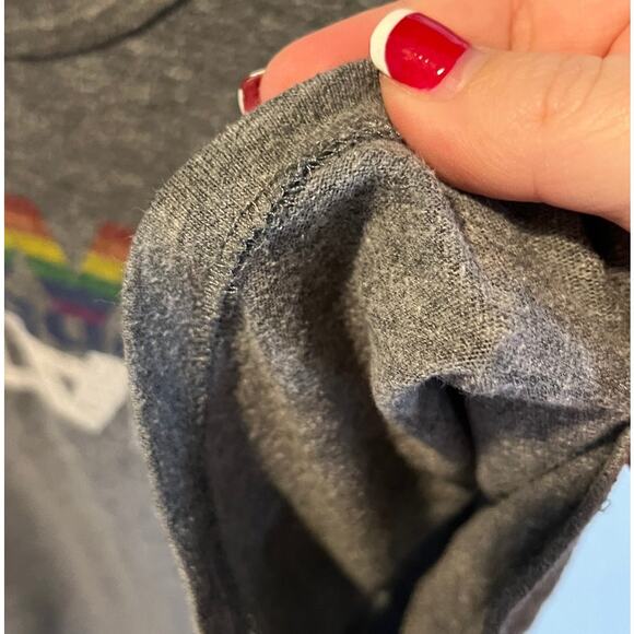 Human Rights Campaign Love Conquers Hate Women's graphic tee, Size Medium - Picture 4 of 6